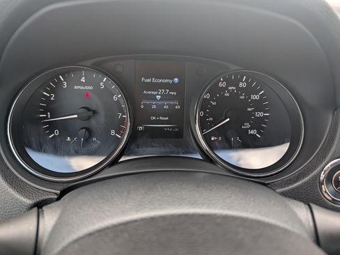 Used 2017 Nissan Rogue SL AWD/4WD image 26