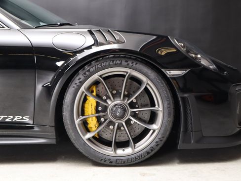 Certified 2018 Porsche 911 GT2 RS RWD image 21