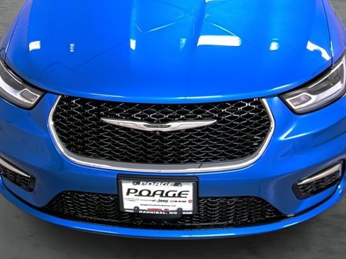 New 2026 Chrysler Pacifica Select image 16