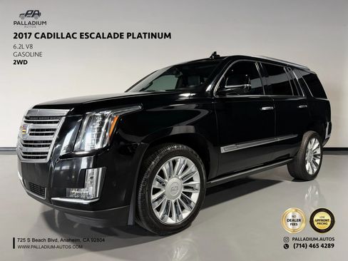 Used 2017 Cadillac Escalade Platinum RWD image 1