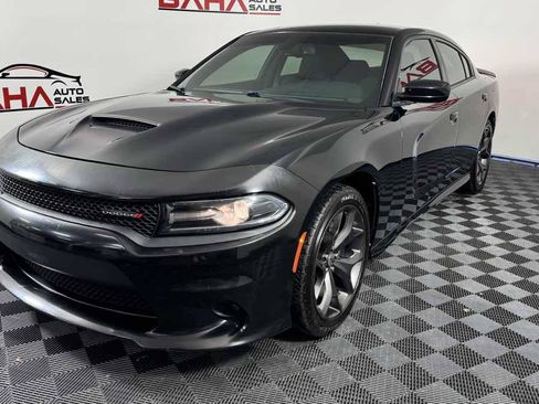 Used 2019 Dodge Charger GT RWD image 4