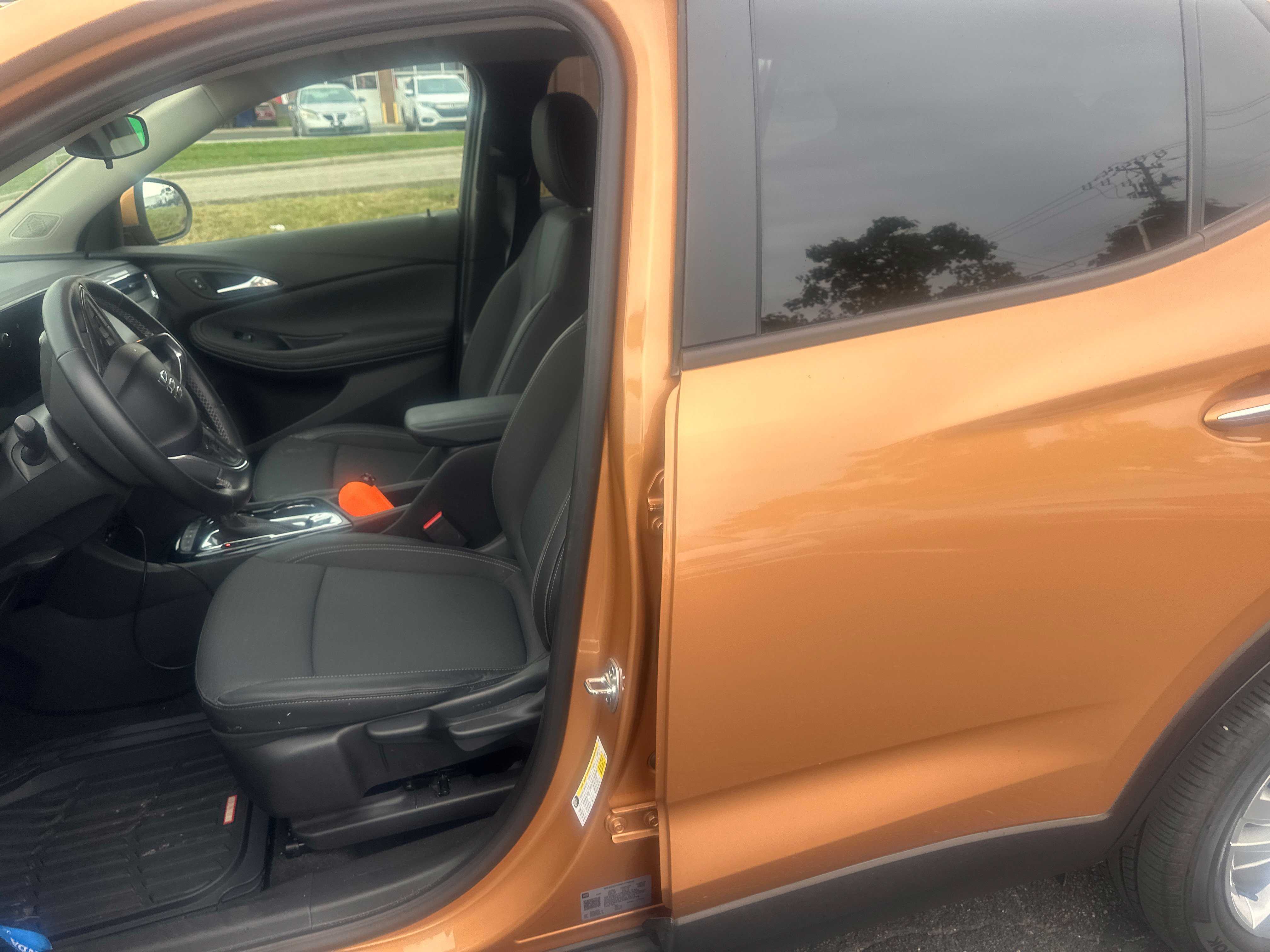 Used 2024 Buick Encore GX Preferred AWD/4WD image 4