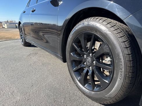 Used 2017 Acura TLX image 7