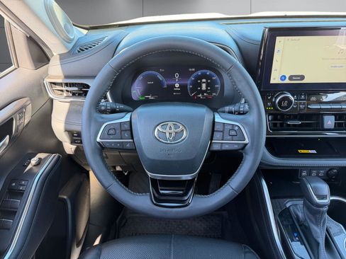 Used 2023 Toyota Highlander Limited w/ Protection Package #3 (TMS) image 5