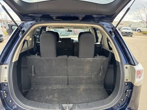 Used 2015 Mitsubishi Outlander ES image 23