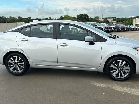 Used 2025 Nissan Versa SV FWD image 13