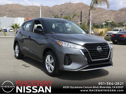 New 2025 Nissan Kicks Play S image 1