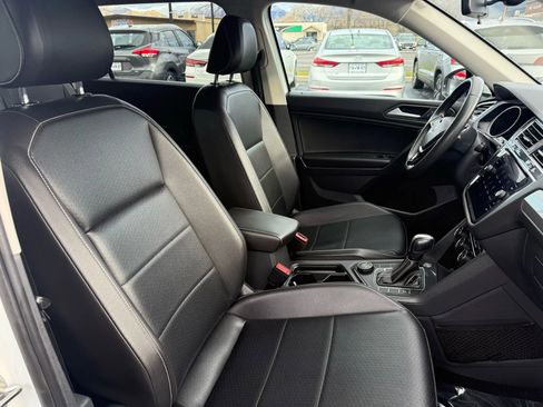 Used 2021 Volkswagen Tiguan SE image 25