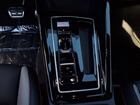 New 2026 Volkswagen GTI SE image 9