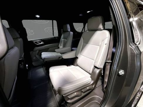 Used 2021 GMC Yukon XL SLT w/ SLT Premium Package AWD/4WD image 14