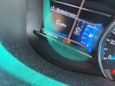 Used 2016 Ford Explorer Limited w/ Equipment Group 301A FWD image 4