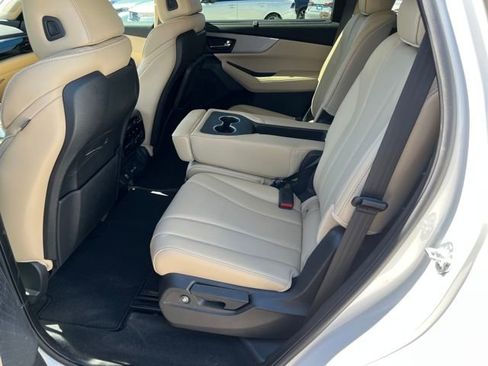 Used 2024 Acura MDX SH-AWD w/ Technology Package image 3