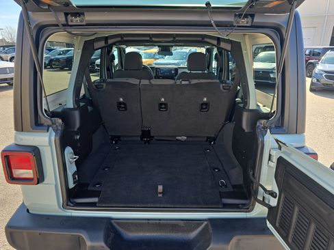 Used 2024 Jeep Wrangler Sport S image 14