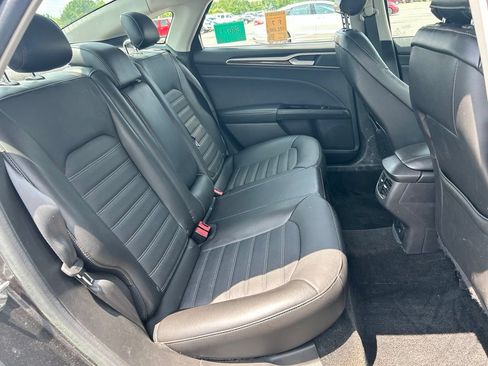 Used 2016 Ford Fusion SE w/ Equipment Group 502A FWD image 15