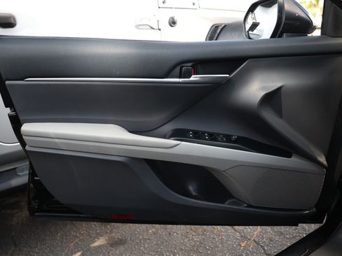 Used 2020 Toyota Camry LE FWD image 42