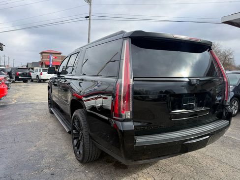 Used 2016 Cadillac Escalade ESV Premium image 4