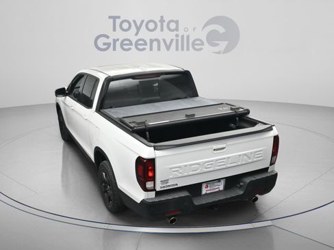 Used 2024 Honda Ridgeline Black Edition image 12
