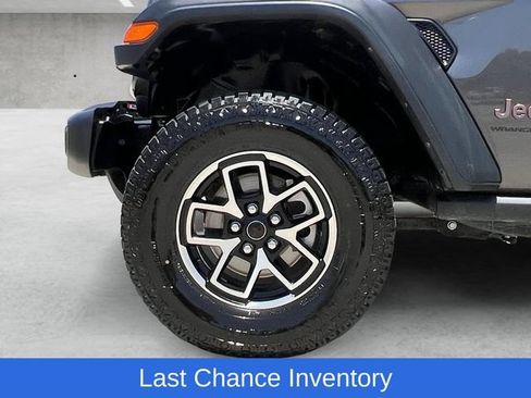 Used 2025 Jeep Wrangler Unlimited Rubicon AWD/4WD image 23