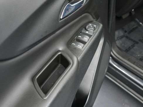 Used 2023 Chevrolet Equinox LT FWD image 10