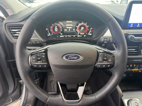 Used 2022 Ford Escape Titanium w/ Class II Trailer Tow Package image 15