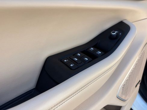 Used 2022 Jeep Grand Cherokee L Limited image 25