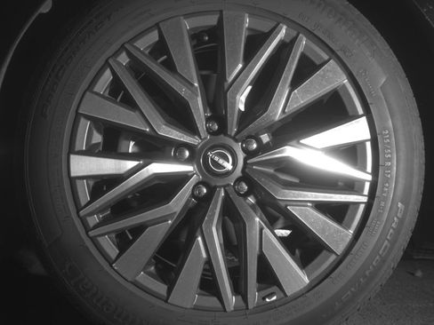 Used 2025 Nissan Altima 2.5 SV FWD image 12