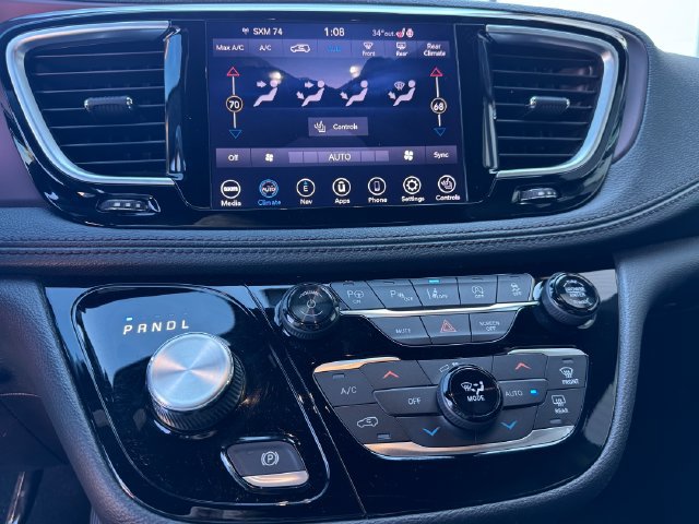 Used 2020 Chrysler Pacifica Limited FWD image 6