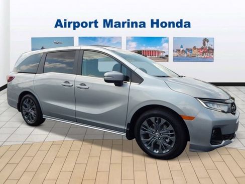 New 2026 Honda Odyssey Touring image 7