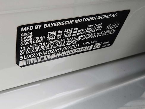 Certified 2024 BMW X7 xDrive40i w/ M Sport Package image 26