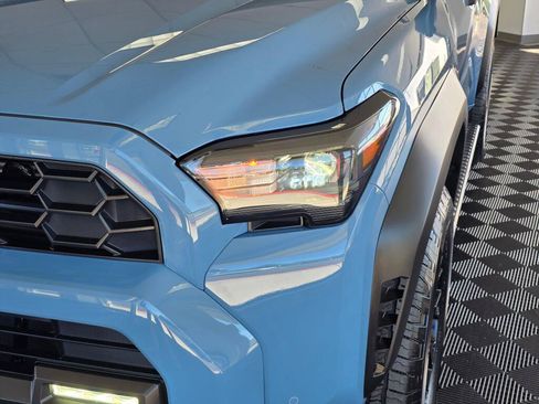 Used 2025 Toyota 4Runner TRD Off-Road Premium AWD/4WD image 9