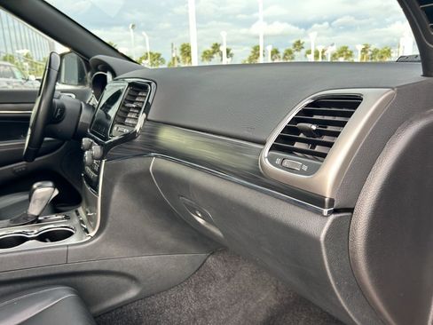 Used 2022 Jeep Grand Cherokee Limited image 18