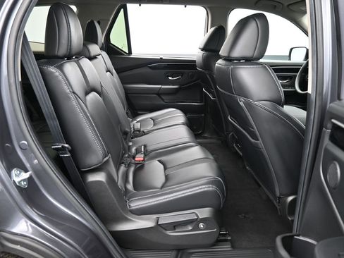 Certified 2025 Honda Pilot EX-L image 40