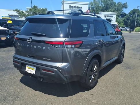 Used 2022 Nissan Pathfinder SV w/ SV Premium Package AWD/4WD image 5