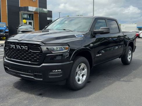 New 2026 RAM 1500 4x4 Crew Cab image 2