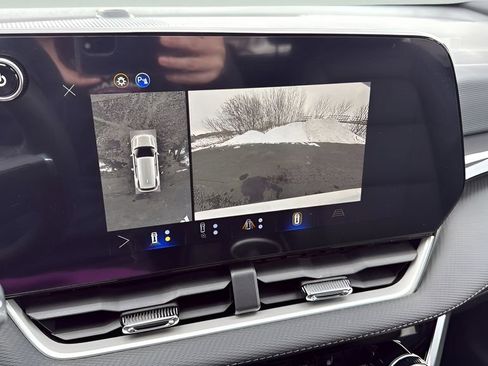 New 2026 Chevrolet Equinox LT w/ Convenience Package II FWD image 30