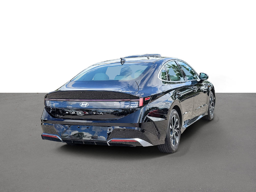 Used 2025 Hyundai Sonata SEL FWD image 3