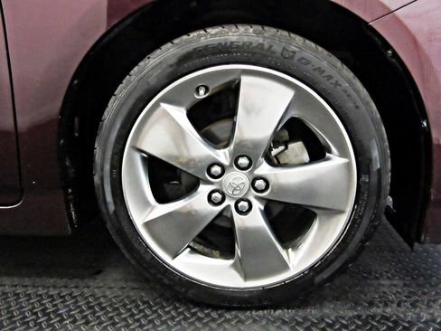 Used 2013 Toyota Prius Persona Series image 21