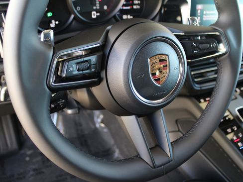 New 2026 Porsche Macan image 17