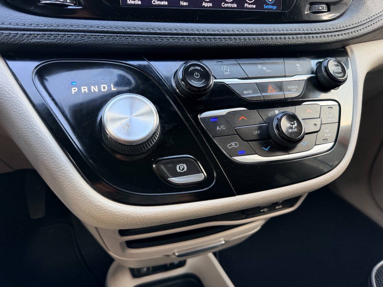 Used 2020 Chrysler Pacifica Limited FWD image 51