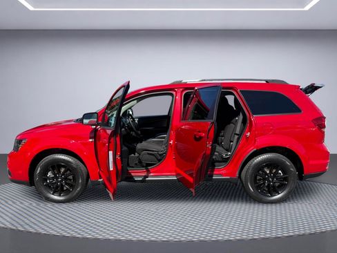 Used 2019 Dodge Journey SE w/ Blacktop Package FWD image 11
