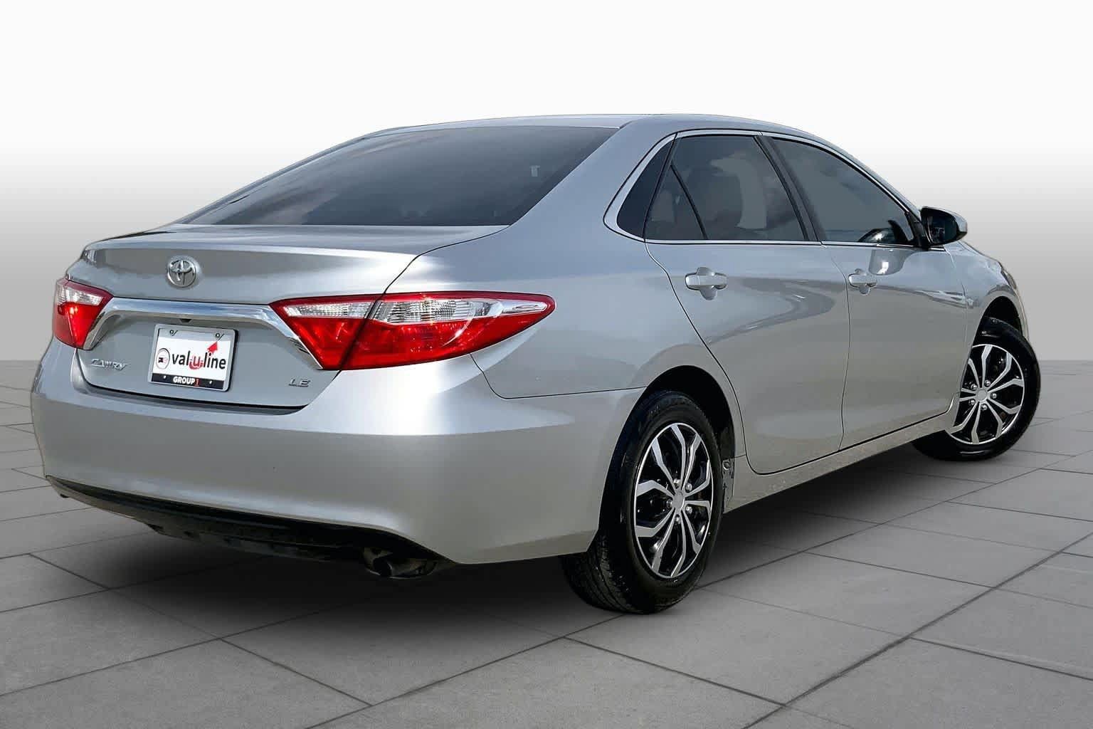 Used 2015 Toyota Camry LE FWD image 13