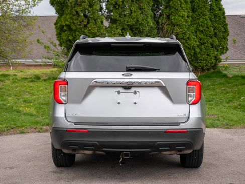 Used 2020 Ford Explorer XLT AWD/4WD image 6