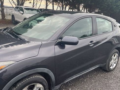 Used 2016 Honda HR-V LX image 3