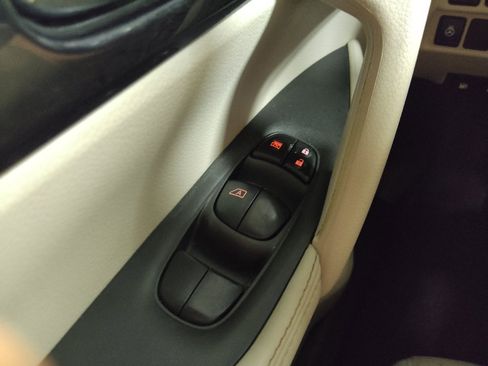 Used 2019 Nissan Rogue Sport SL FWD image 27