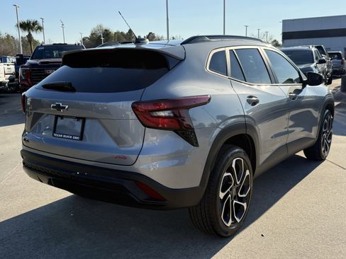 Used 2024 Chevrolet Trax RS w/ Driver Confidence Package image 5