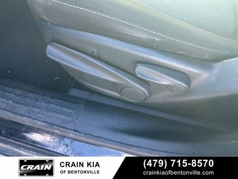 Used 2018 Jeep Cherokee Latitude w/ Altitude Package image 16