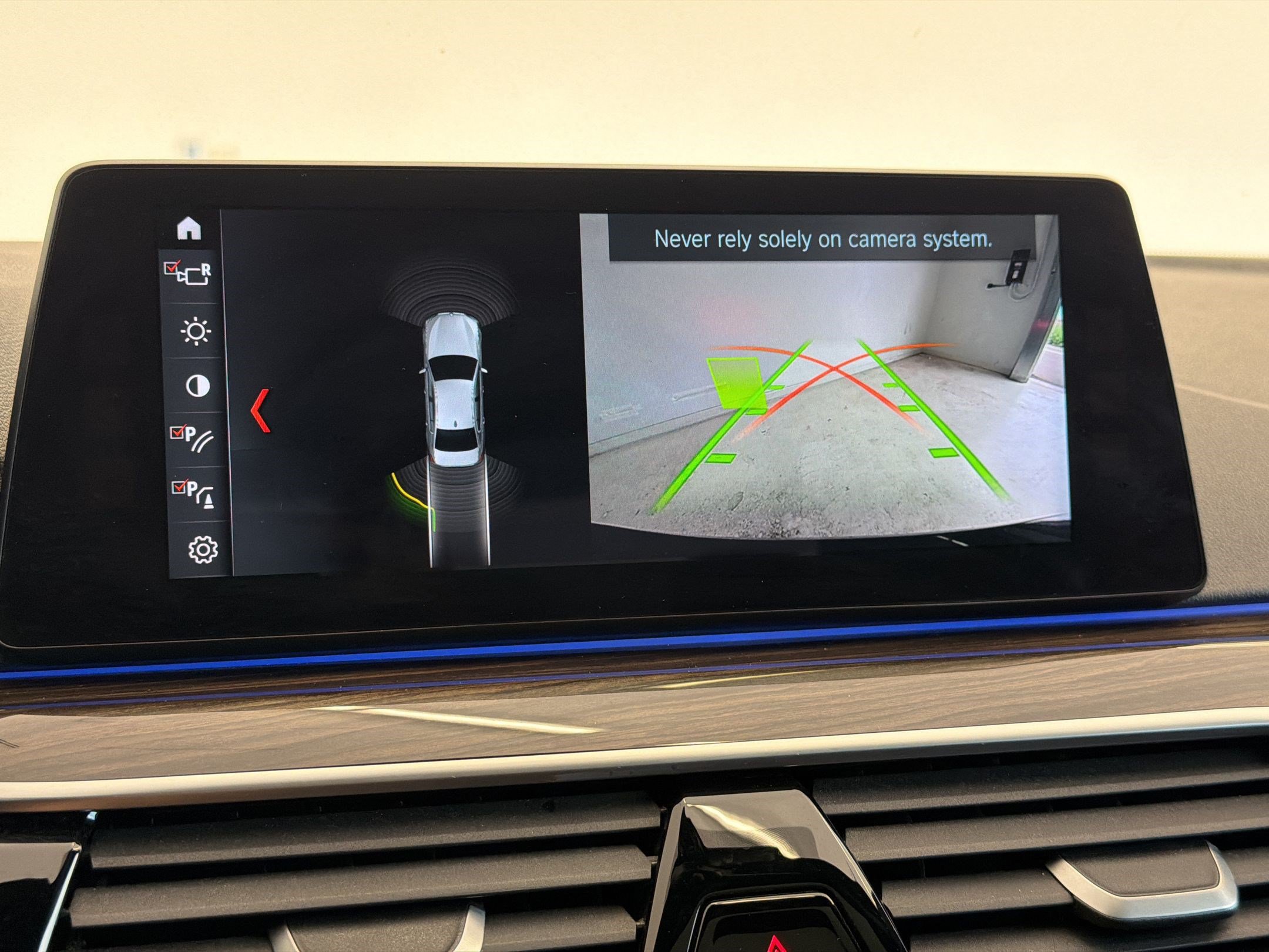 Used 2018 BMW 530e xDrive AWD/4WD image 19