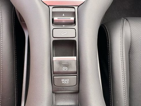 Certified 2024 Honda HR-V EX-L image 19