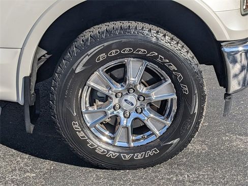 Used 2017 Ford F150 Lariat w/ Equipment Group 502A Luxury image 9