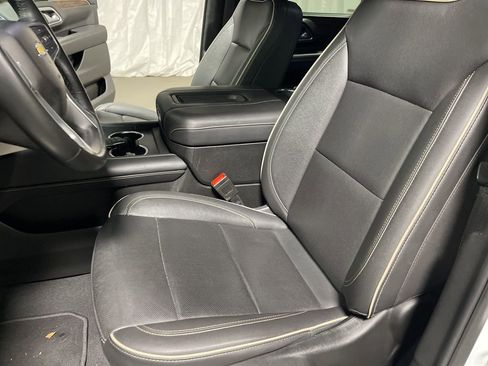 Used 2024 Chevrolet Suburban Premier image 23